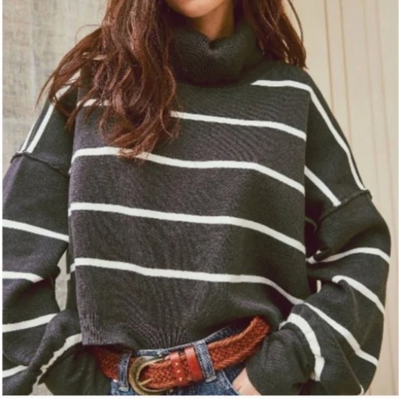 Free People Striped Oversized Cropped Paulie Turtleneck Sweater Size XS - Picture 1 of 5